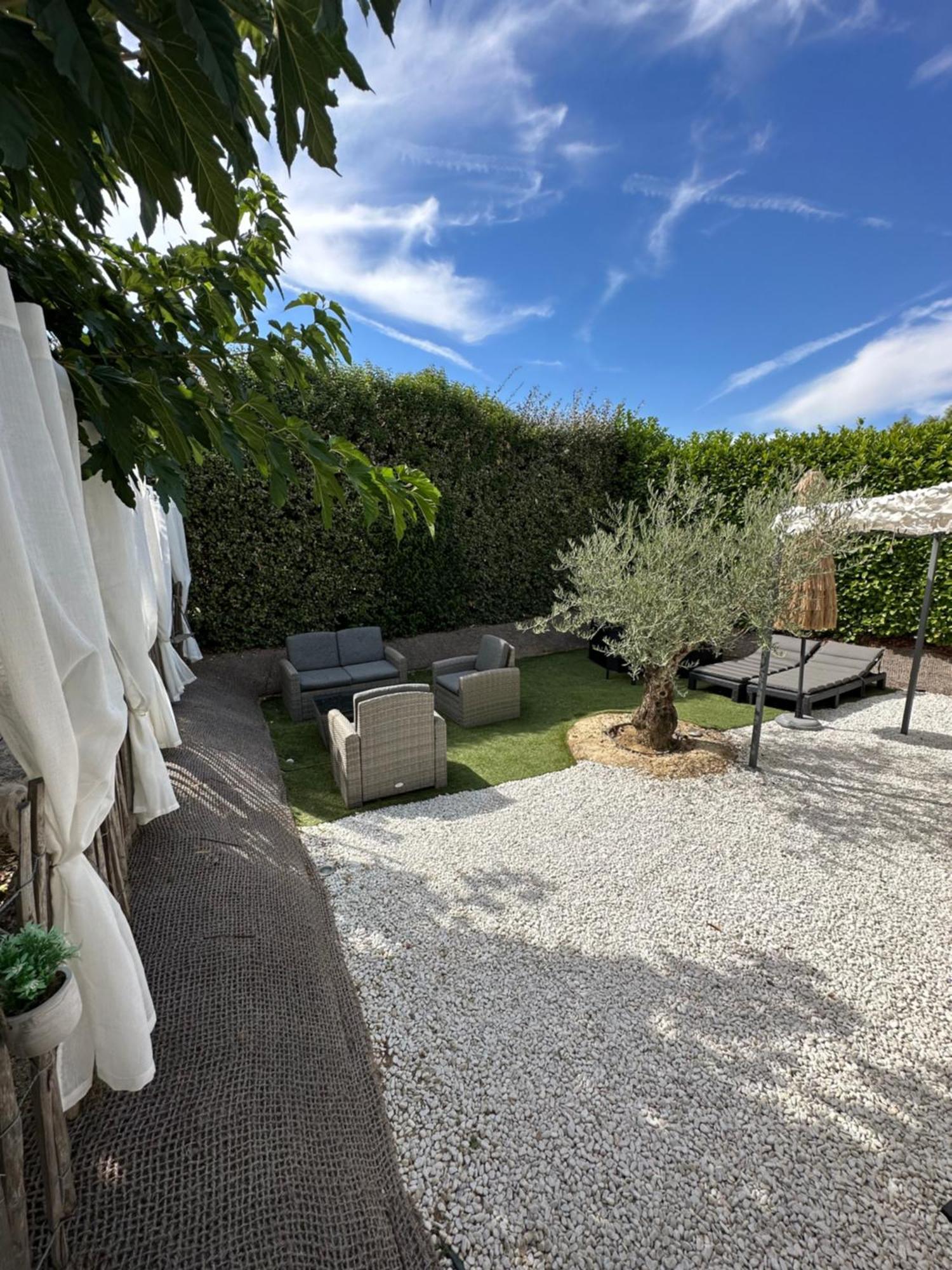 Petit Nid Douillet En Luberon Avec Spa Ansouis Exterior photo