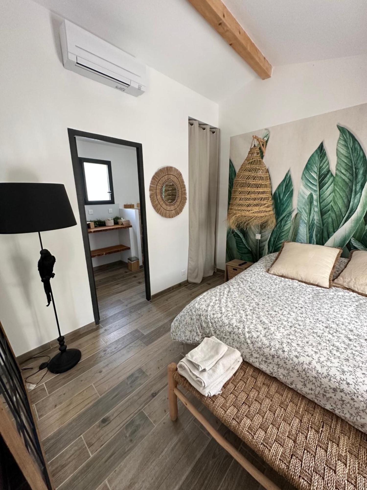 Petit Nid Douillet En Luberon Avec Spa Ansouis Exterior photo